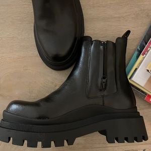 New With Tags Kurt Geiger Black Ankle Boots